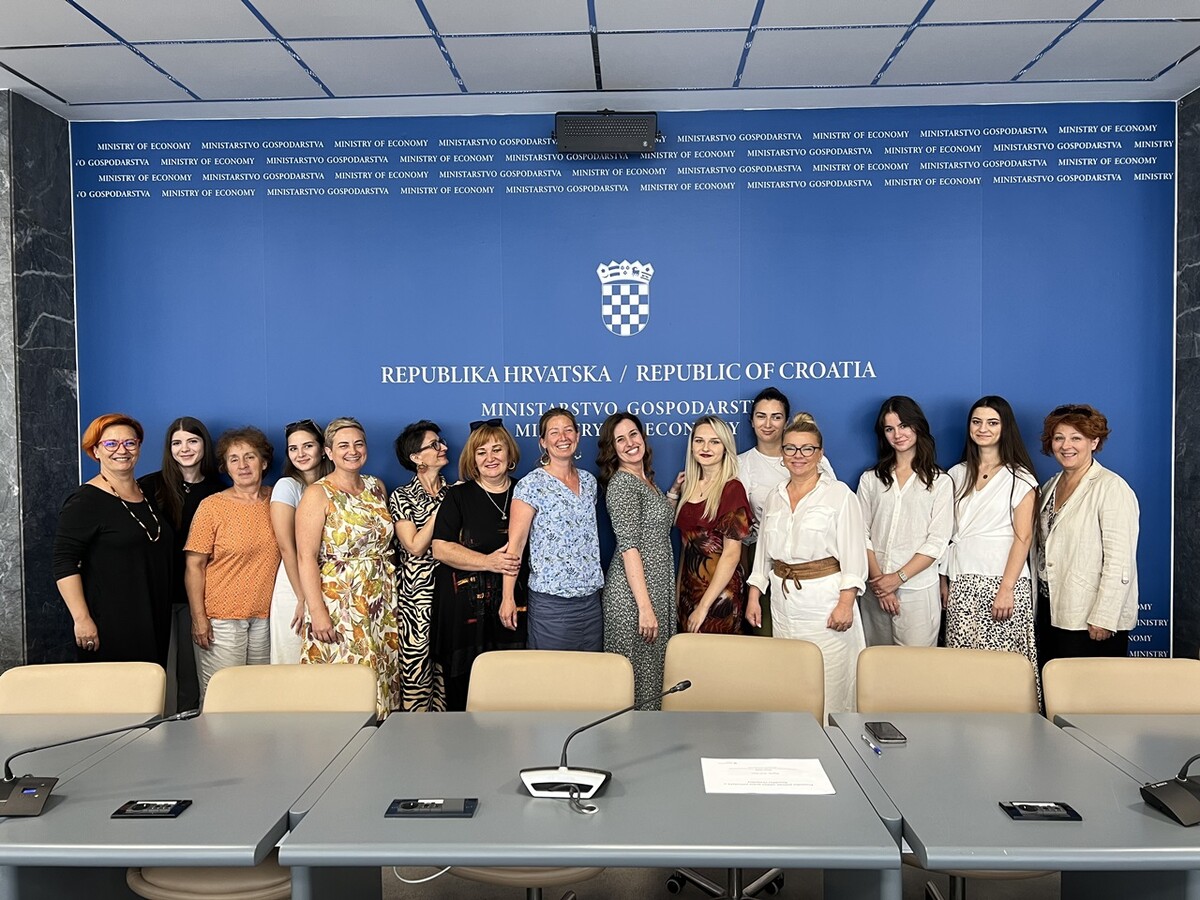 1721390423_669a55575a011