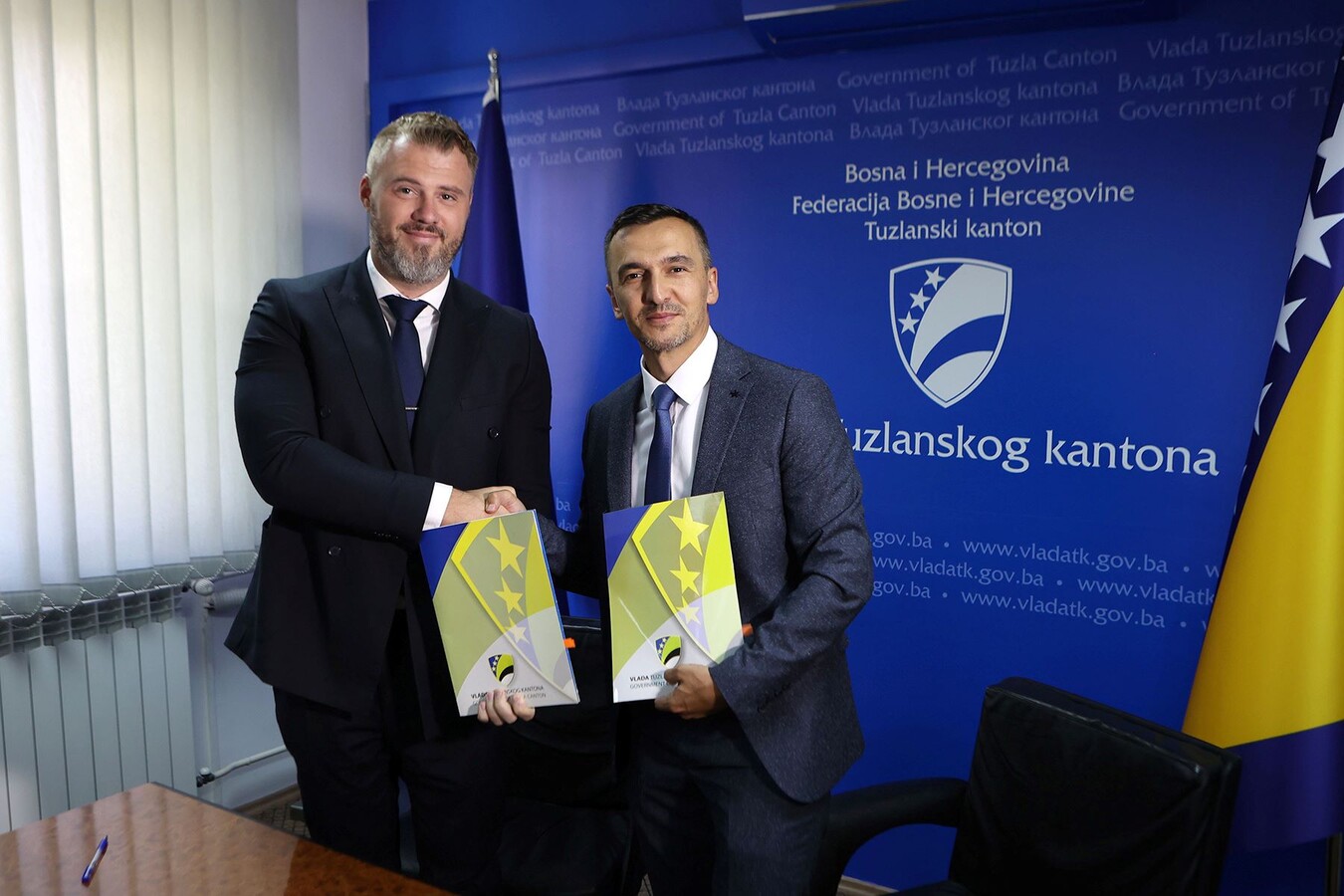 1723636832_66bc9c601bf48