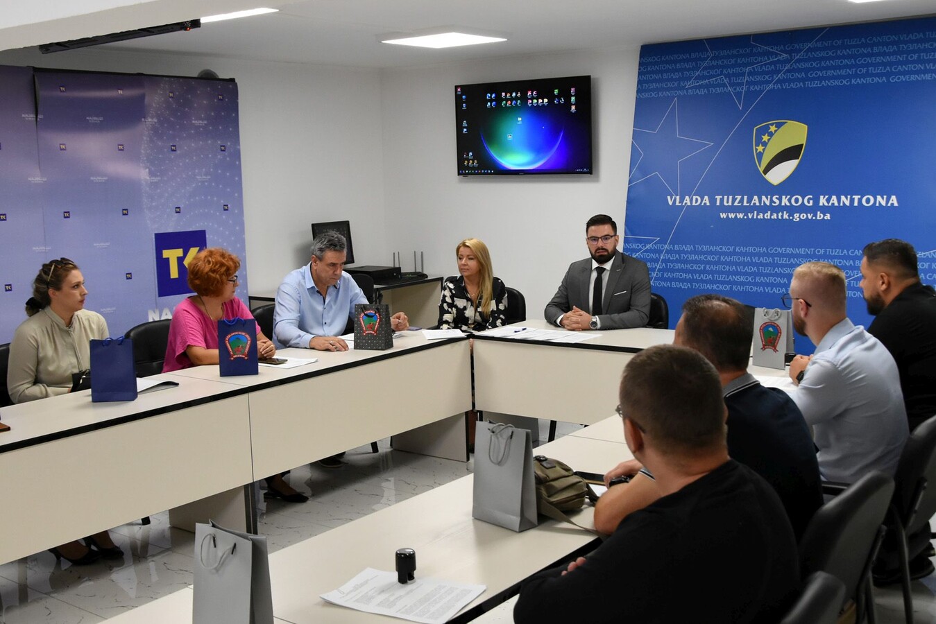 1726056028_66e1865ccaaf7