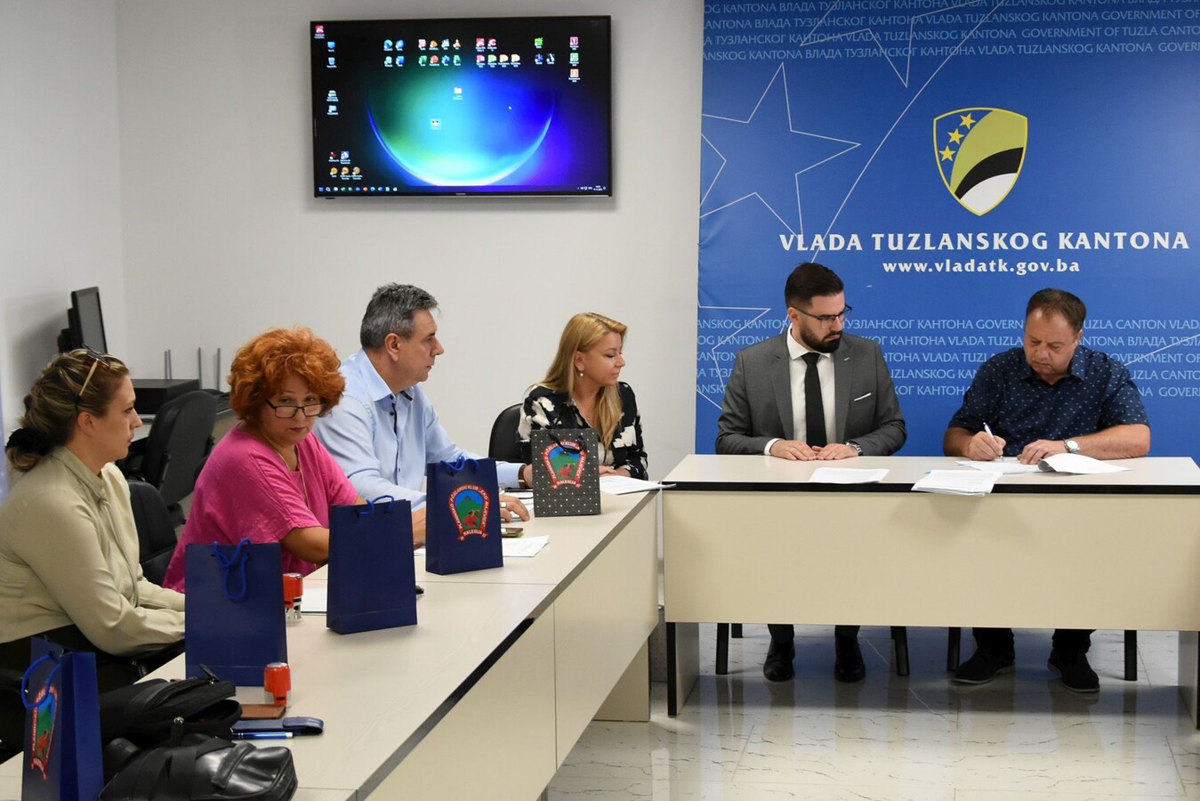 1726056029_66e1865d02229