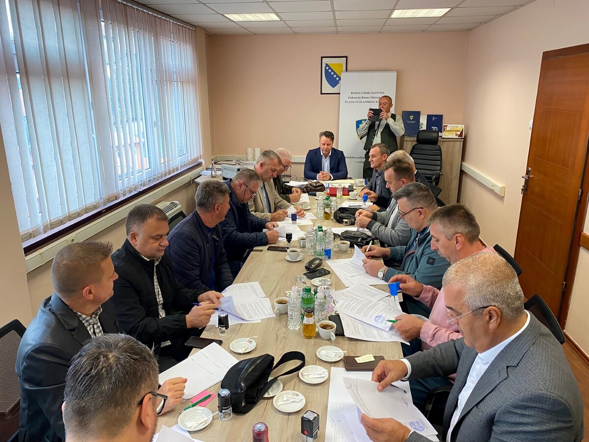 1726736432_66ebe8309df61