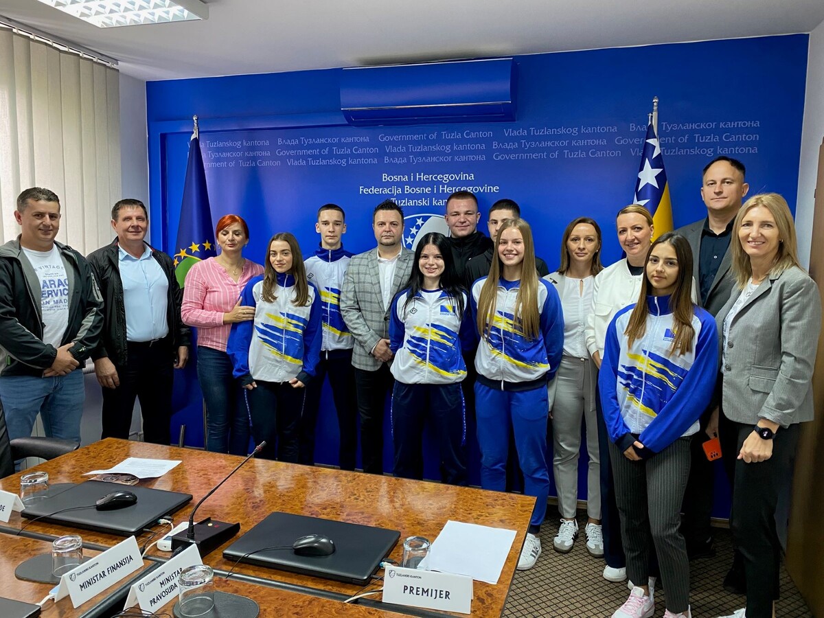 1726833618_66ed63d2ca218