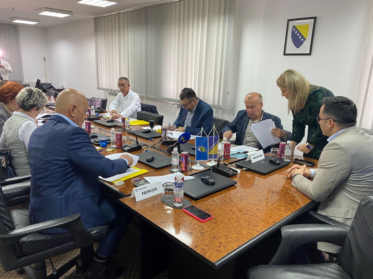 1728046831_66ffe6efd95b7