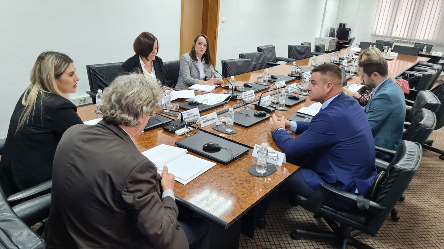 1728648030_6709135e1866f