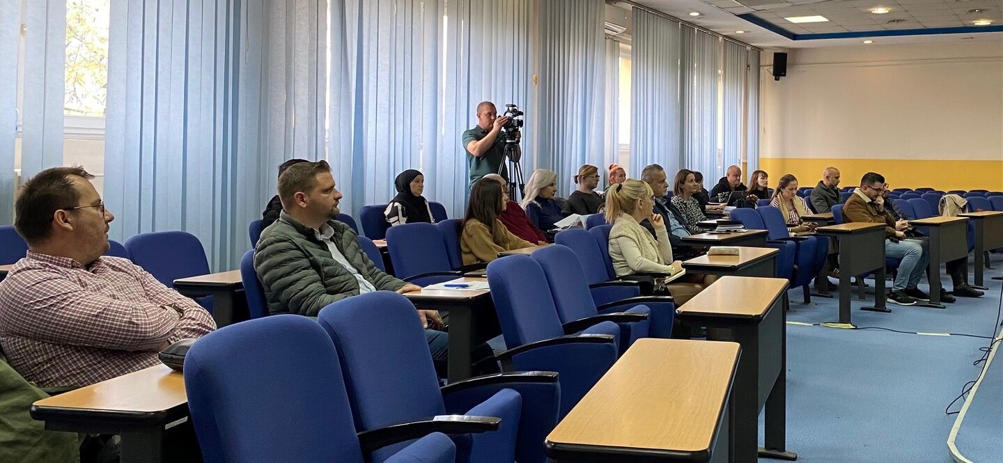 1732024817_673c99f179463