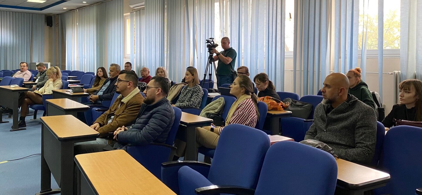 1732024817_673c99f19e300