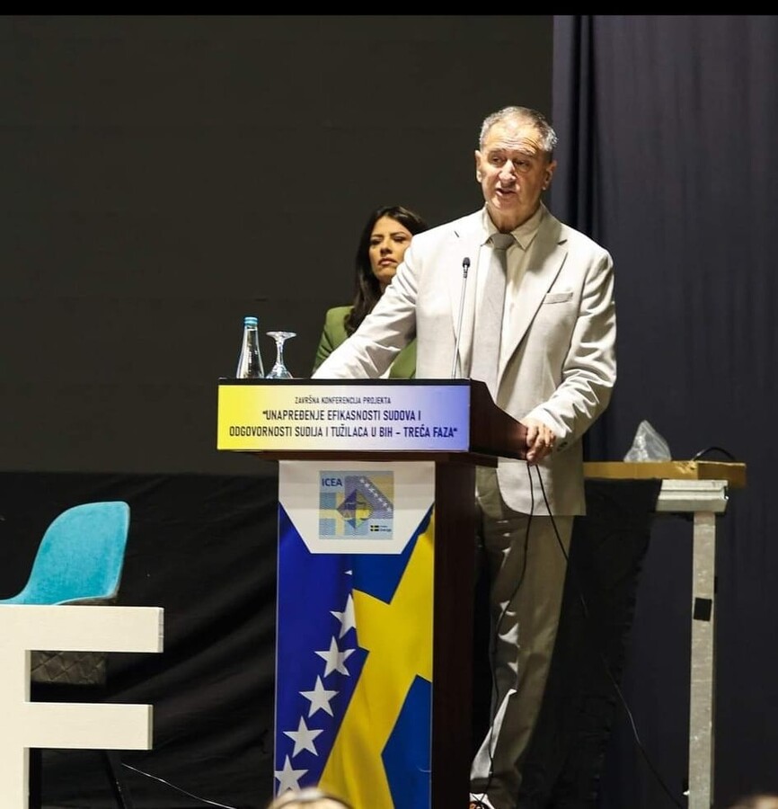 1732194029_673f2eed3f70d