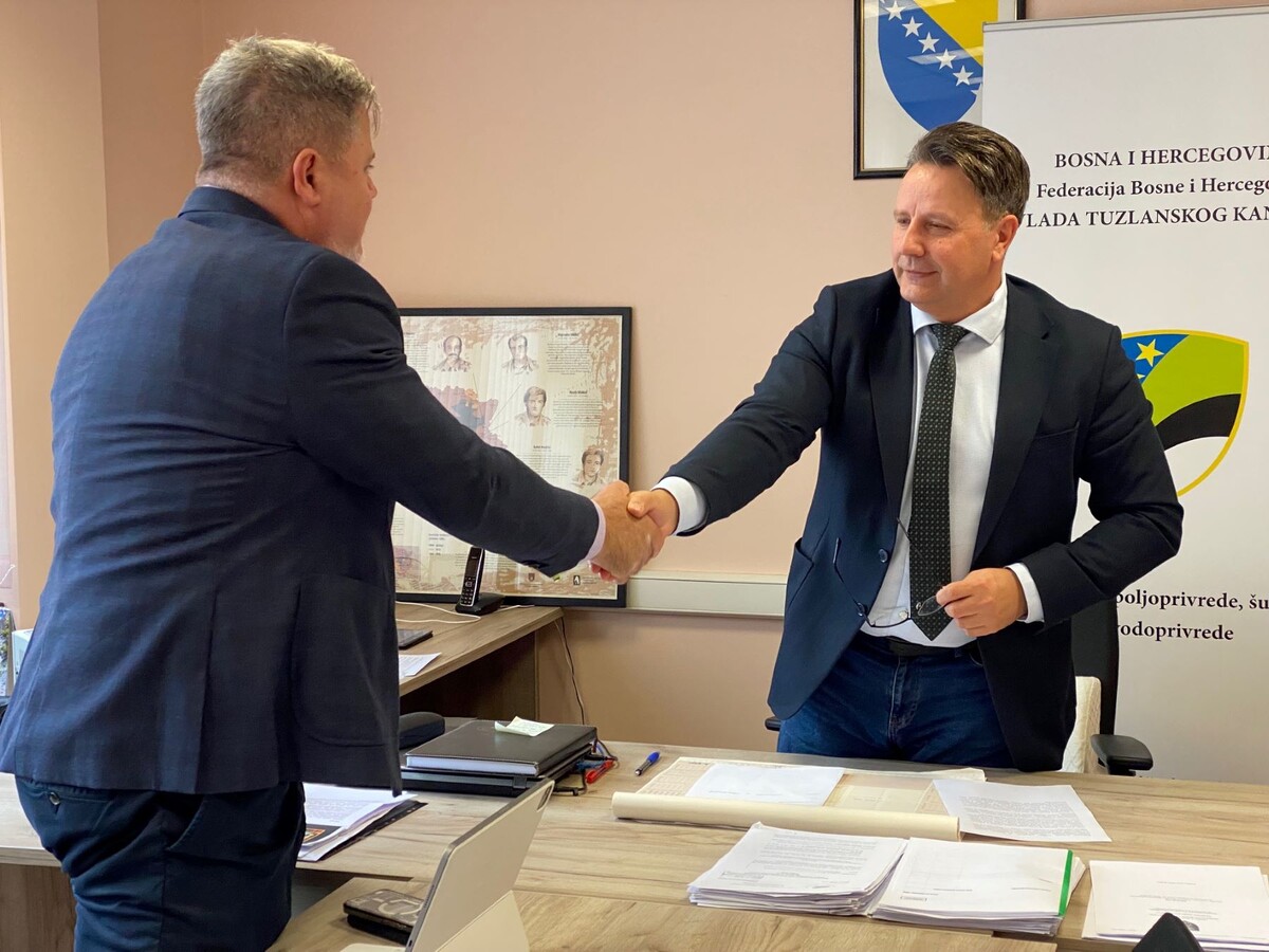 1732870825_674982a914af4