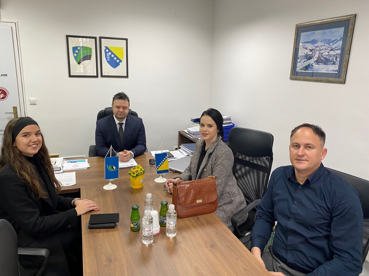 1733317217_6750526183213