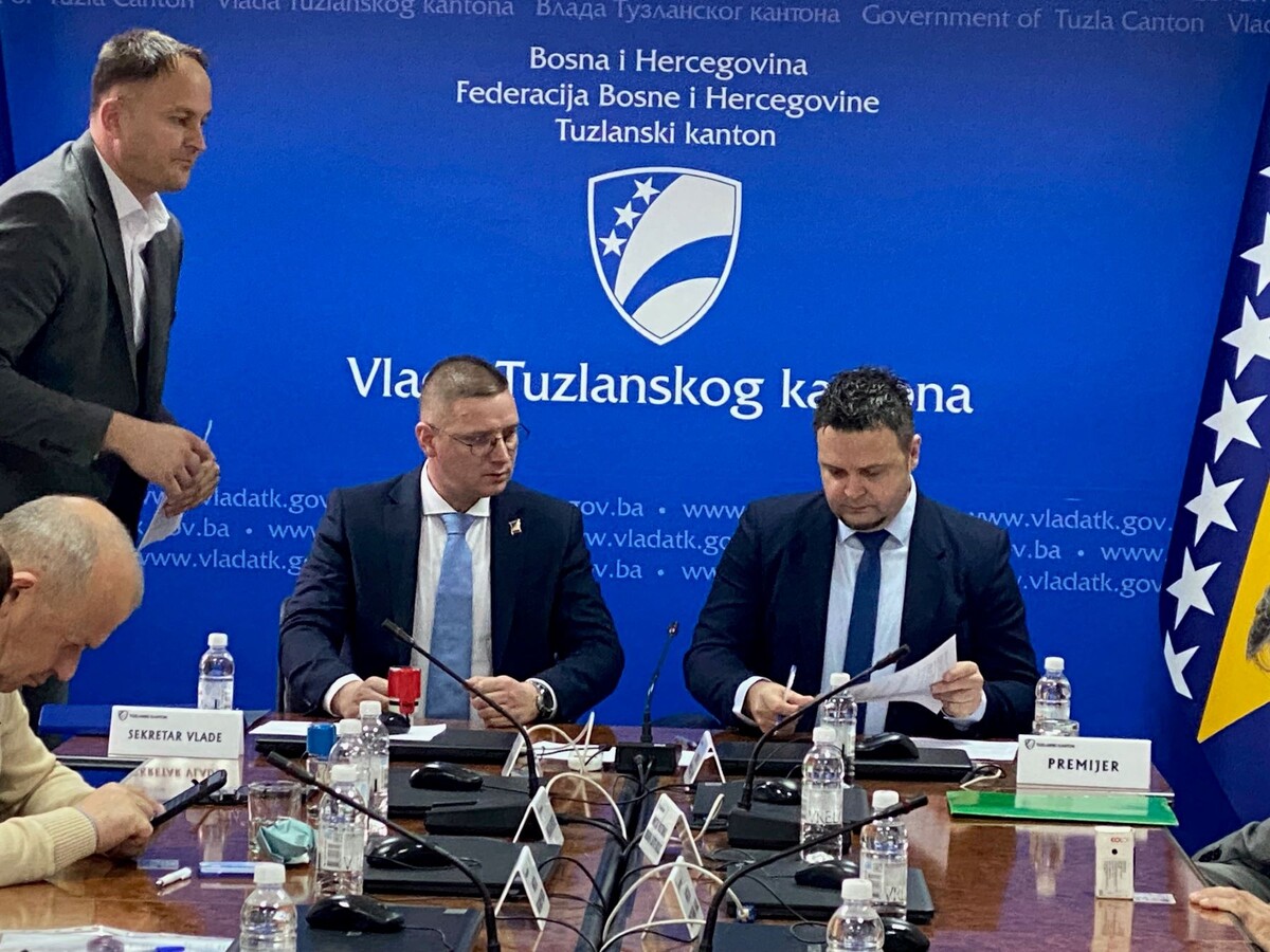 1733410821_6751c0051eee0