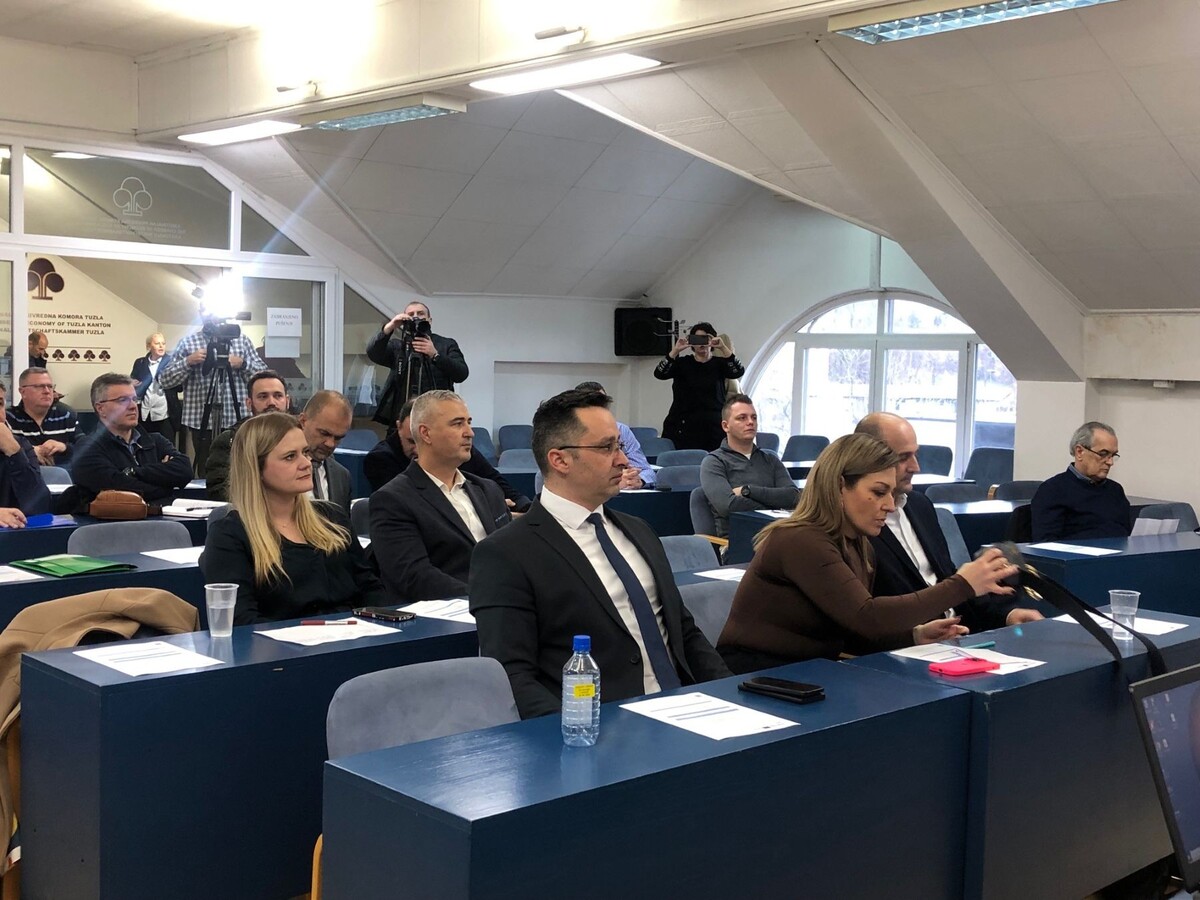 1736434833_677fe491a752d