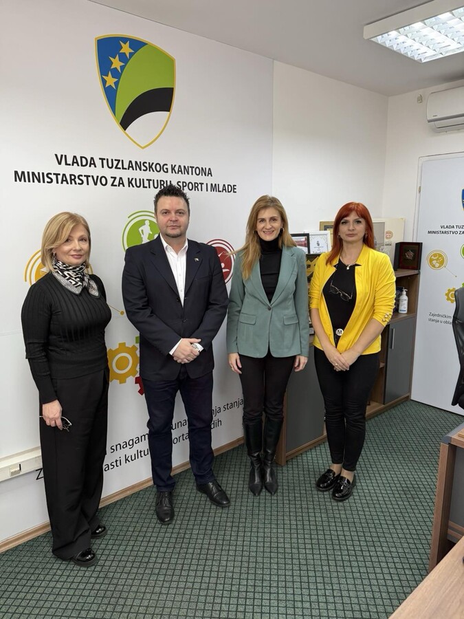 1742396418_67dadc027cd74