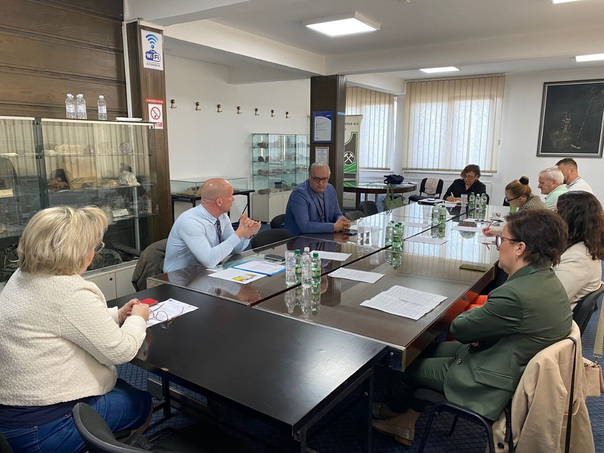 1746018020_68121ee42d410