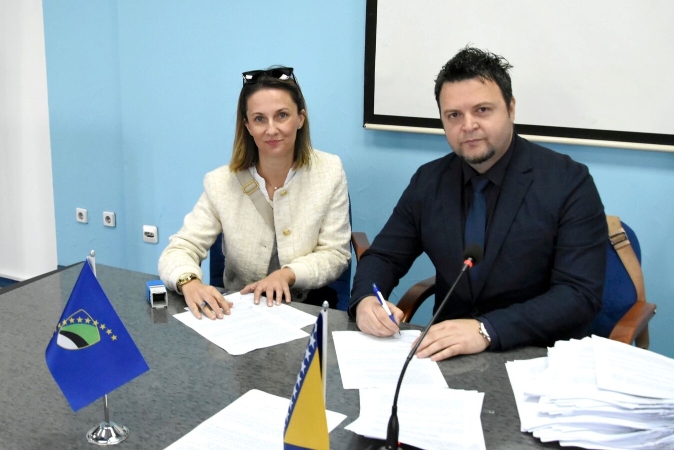 1748523620_68385a642c991