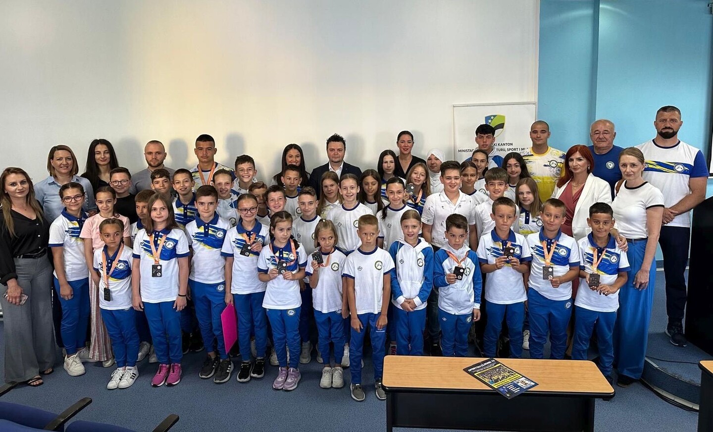 1749823220_684c2ef426948