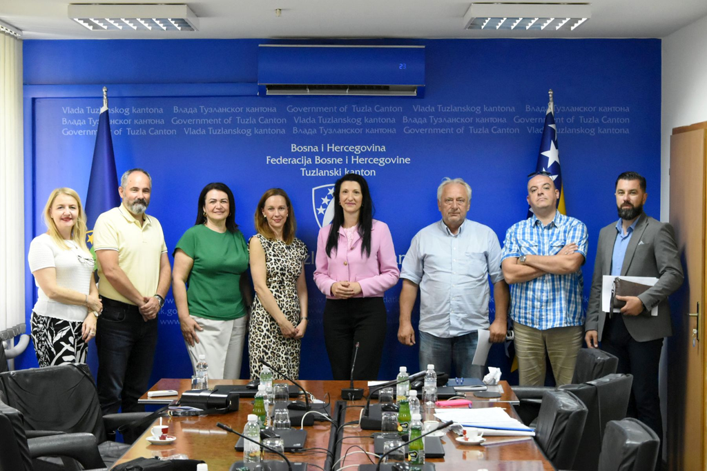 Tuzlanski kanton širi mrežu podrške za rad za opće dobro: Novi partneri u resocijalizaciji osuđenih osoba