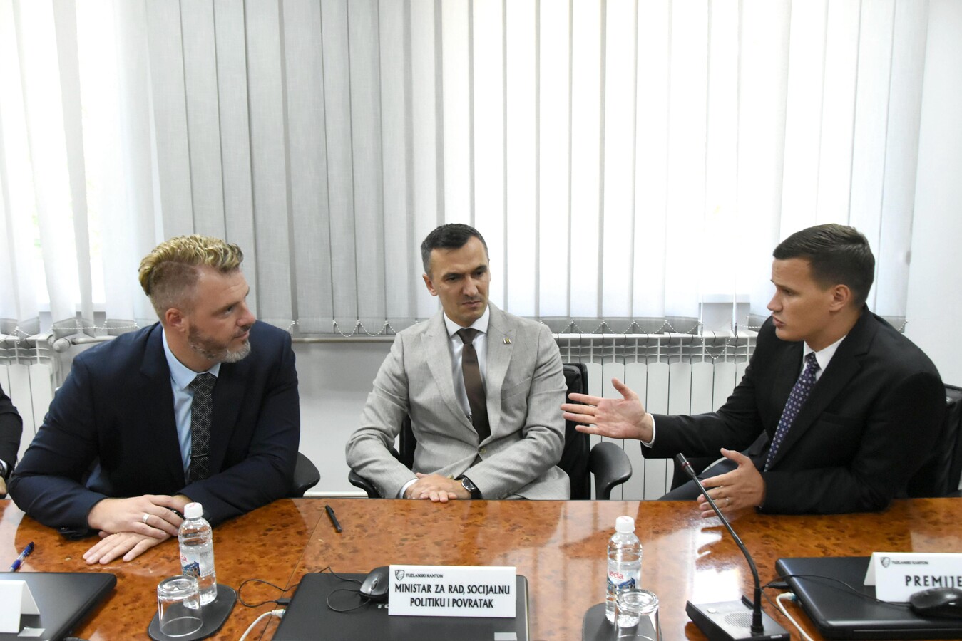 1757498432_68c14c404ad2d